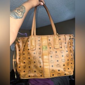 COPY - MCM Reversible CONGAC Liz Shopper in Visetos